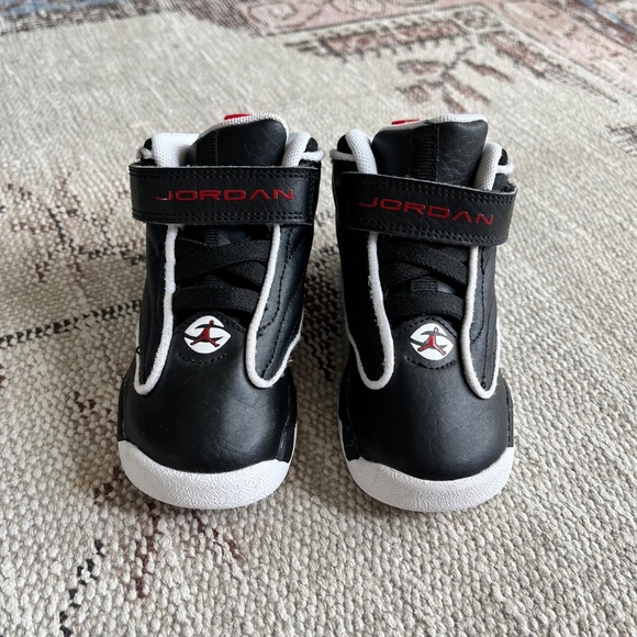 Toddler "Pro Strong" Jordans - Picture 2 of 8